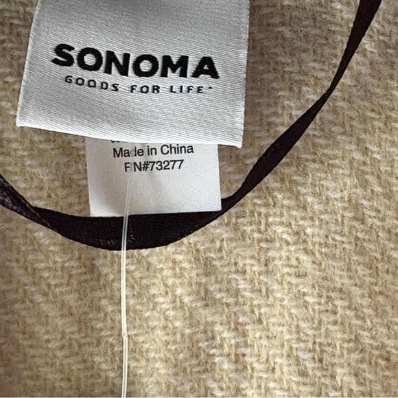 Colorblock Fringe Poncho Wrap NWT black cream gray - Picture 5 of 7